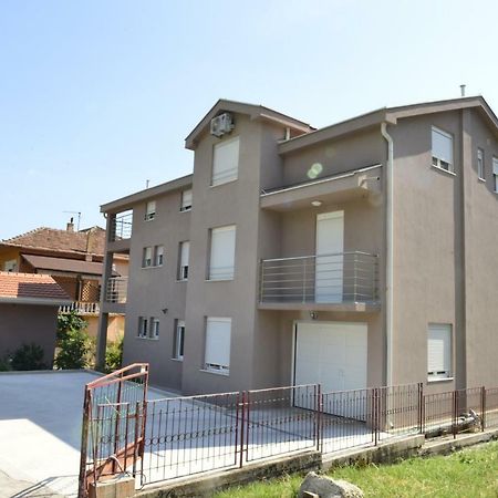 Apartmani Stefanija ティヴァト エクステリア 写真