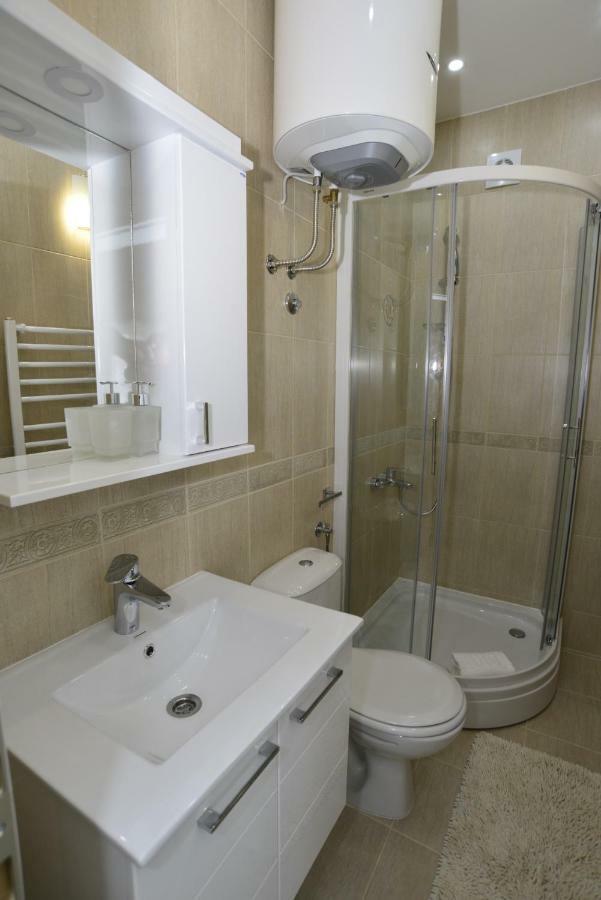 Apartmani Stefanija ティヴァト エクステリア 写真