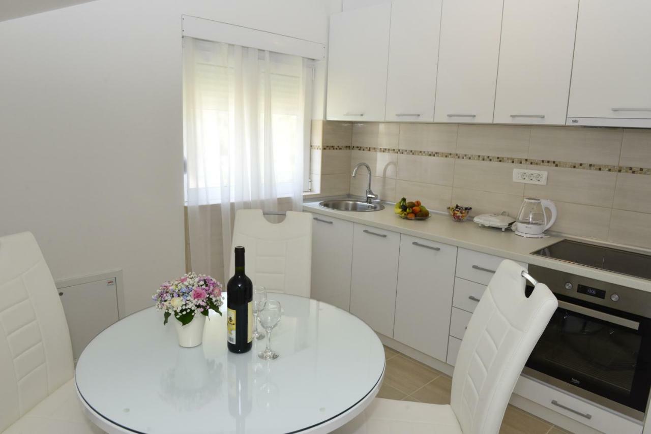 Apartmani Stefanija ティヴァト エクステリア 写真