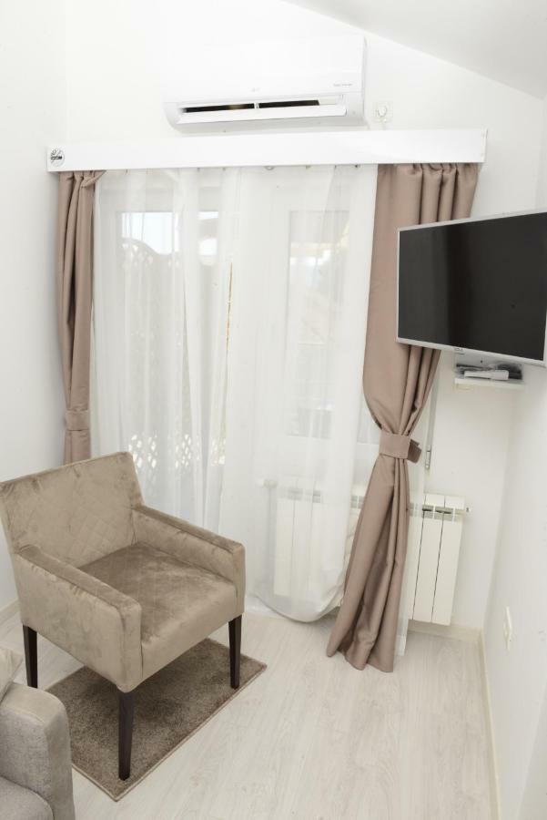 Apartmani Stefanija ティヴァト エクステリア 写真